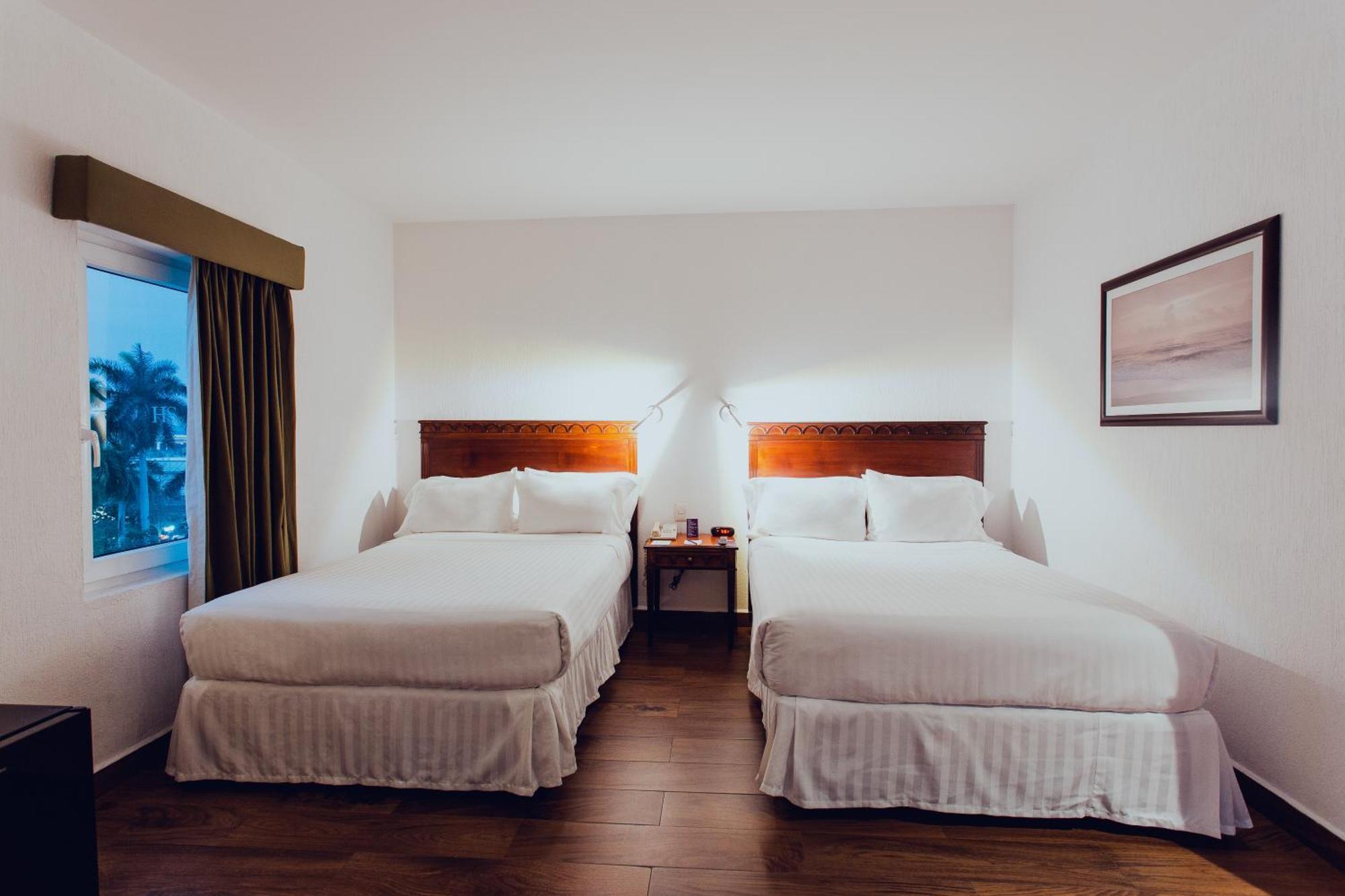 Hs Hotsson Smart Value Tampico Hotel Exterior photo