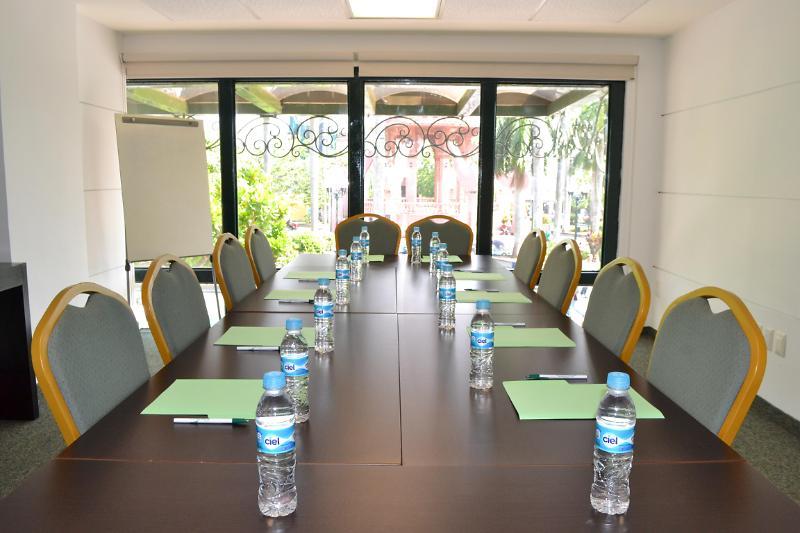 Hs Hotsson Smart Value Tampico Hotel Exterior photo
