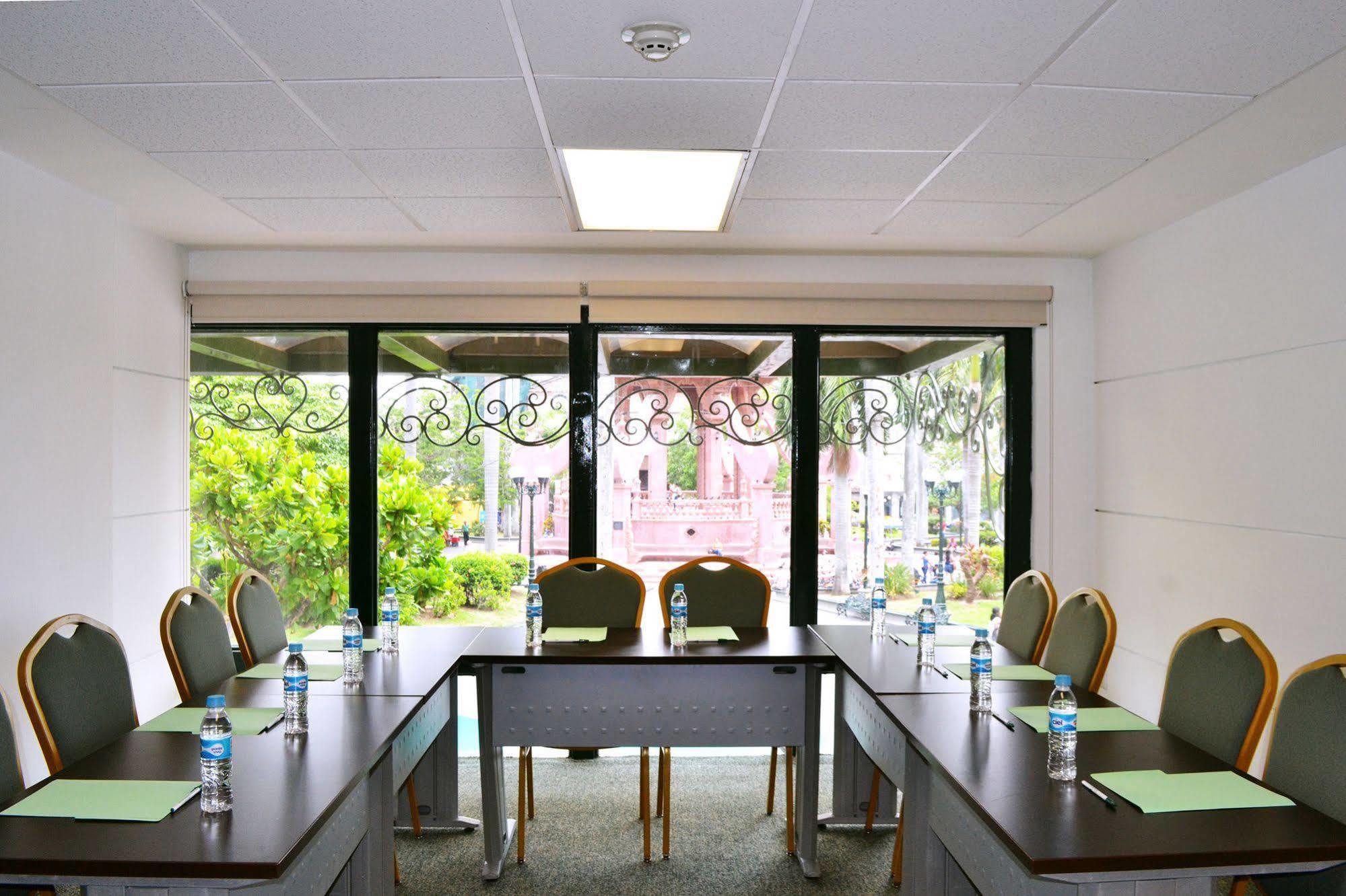 Hs Hotsson Smart Value Tampico Hotel Exterior photo